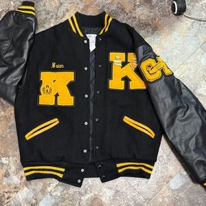 Black and Yellow Varsity Jacket with Leather Sleeves 2001. Men’s L